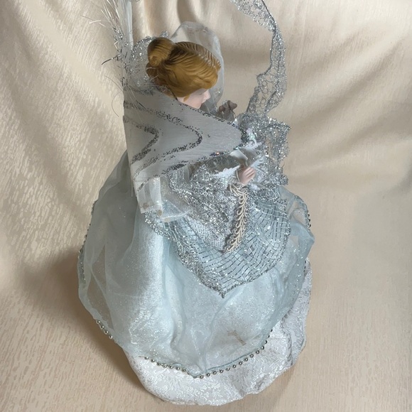 14” Porcelain Angel Fiber Optic Tree Topper-missing cord - Picture 5 of 13